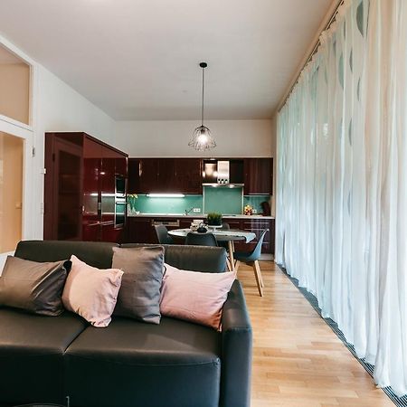 Luxury Downtown Appartement Mit Garage Štýrský Hradec Exteriér fotografie