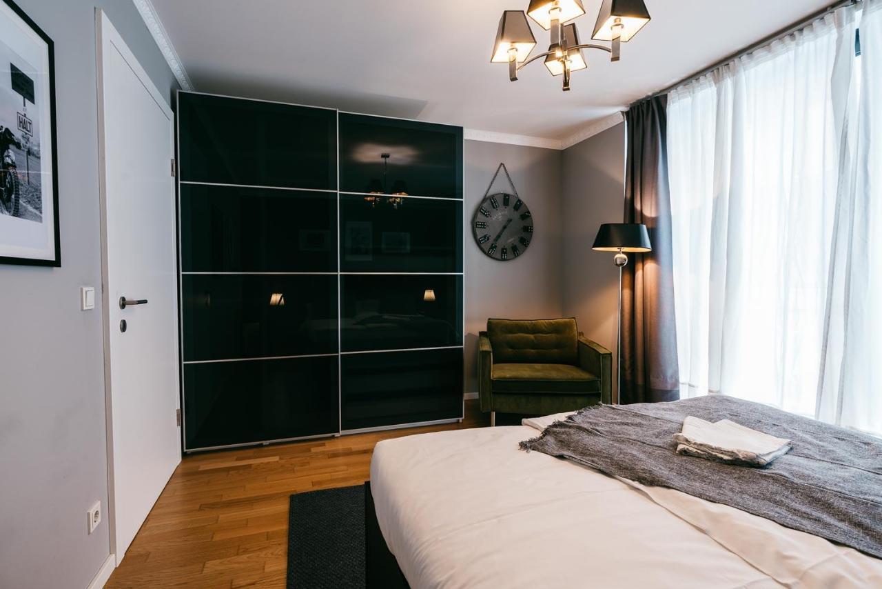 Luxury Downtown Appartement Mit Garage Štýrský Hradec Exteriér fotografie