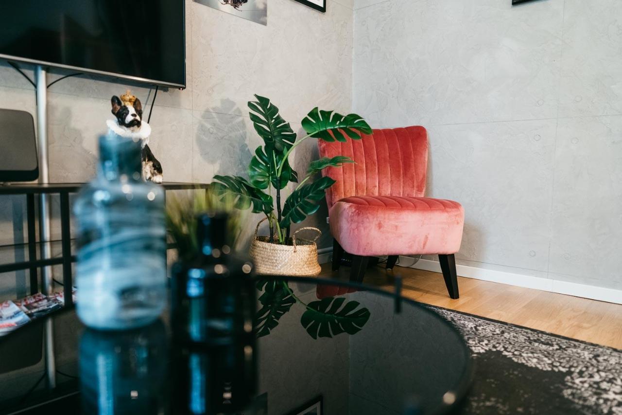 Luxury Downtown Appartement Mit Garage Štýrský Hradec Exteriér fotografie