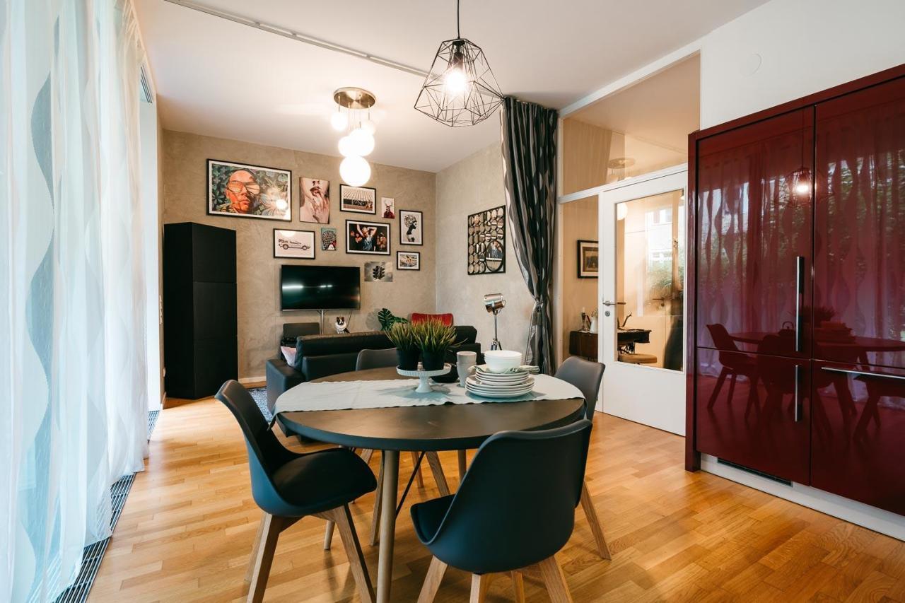 Luxury Downtown Appartement Mit Garage Štýrský Hradec Exteriér fotografie